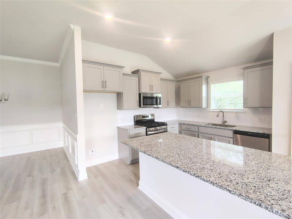 Angleton, TX 77515,11 Greystone CT