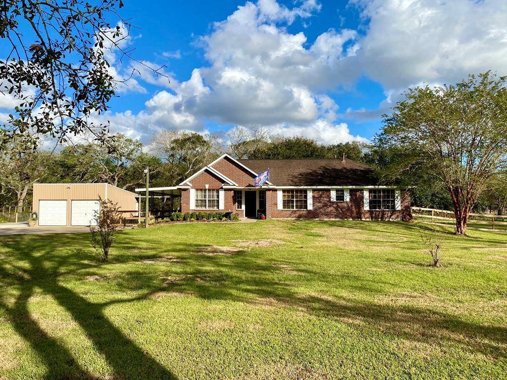 Angleton, TX 77515,308 County Road 893b