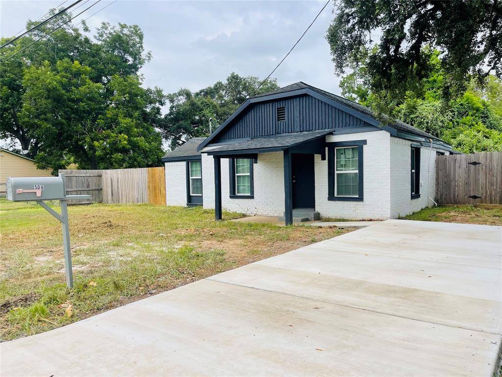 Sweeny, TX 77480,506 N Hackberry ST