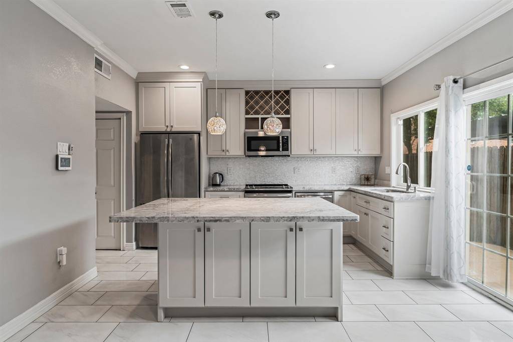Houston, TX 77079,820 Threadneedle ST #248