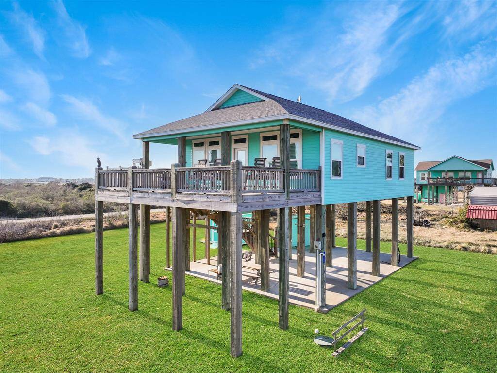 Crystal Beach, TX 77650,911 S Tinkle LN