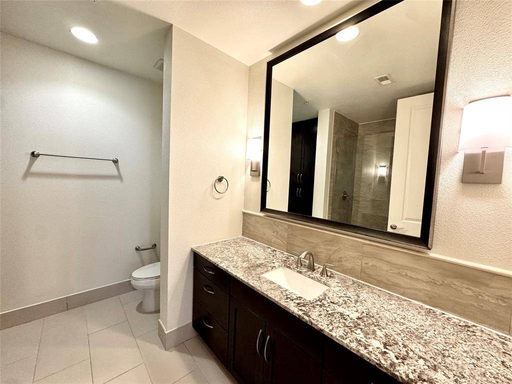 Houston, TX 77027,2303 Mid LN #226