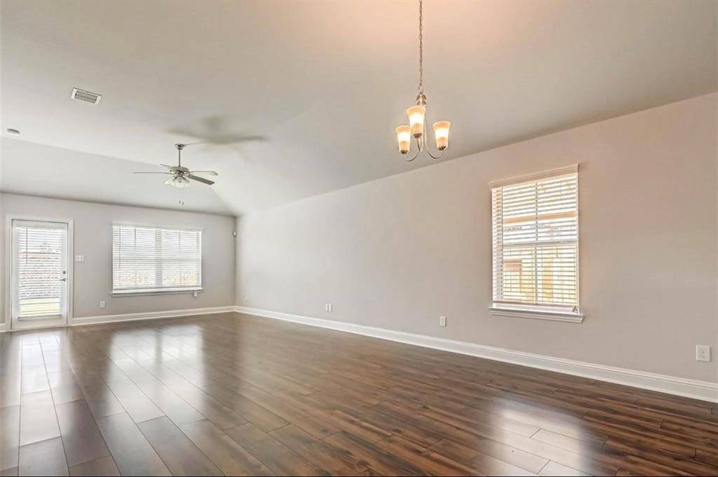 Dickinson, TX 77539,5321 W Bayou Maison CIR