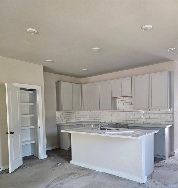 Alvin, TX 77511,2800 Holly Laurel DR
