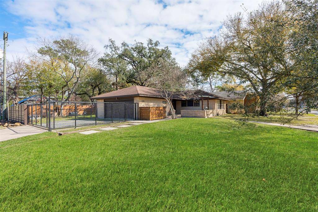 Houston, TX 77092,5234 Nina Lee LN