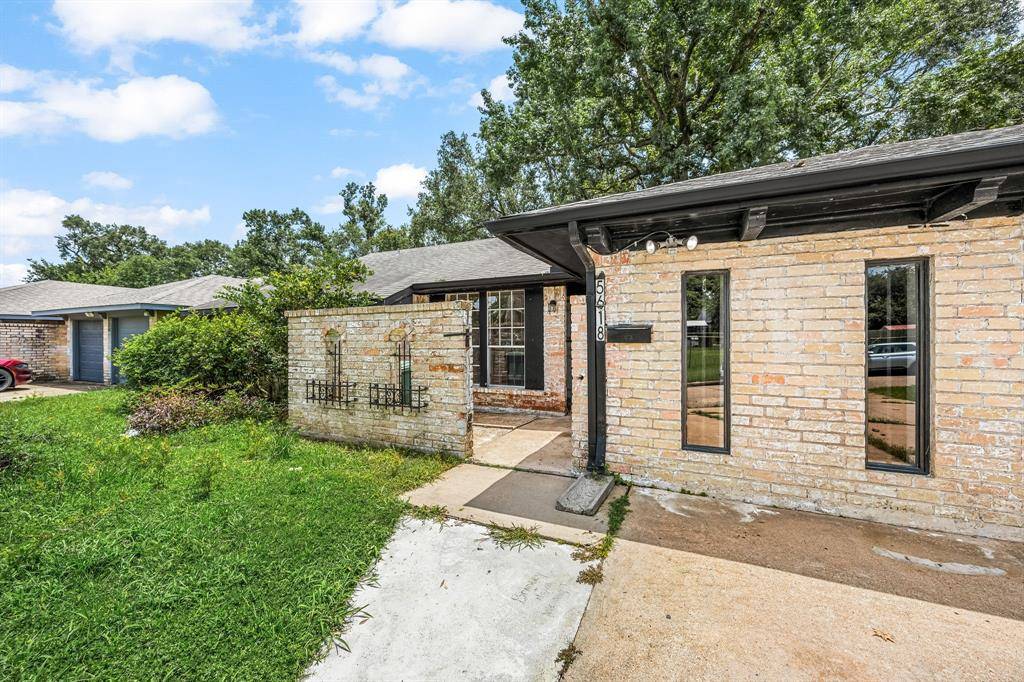 Houston, TX 77016,5618 Briarwick LN