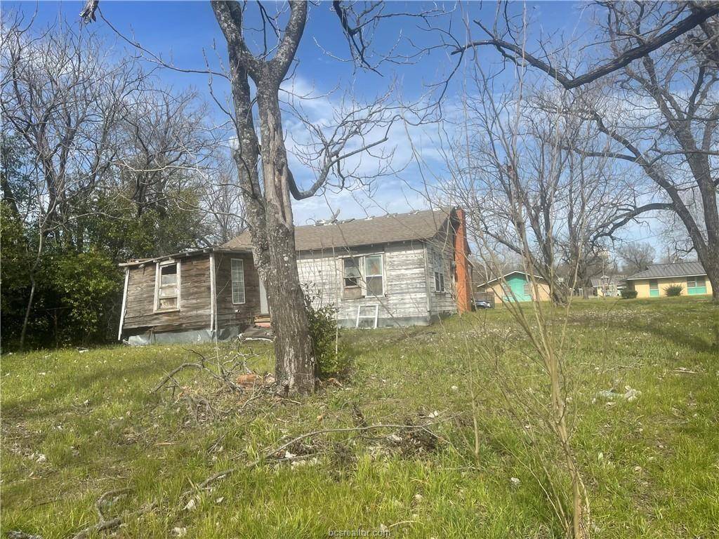 Hearne, TX 77859,108 N San Antonio ST