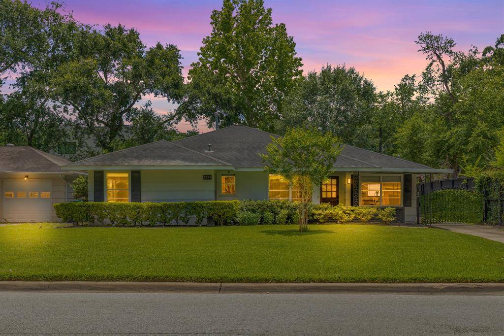 Houston, TX 77027,3923 W Main ST