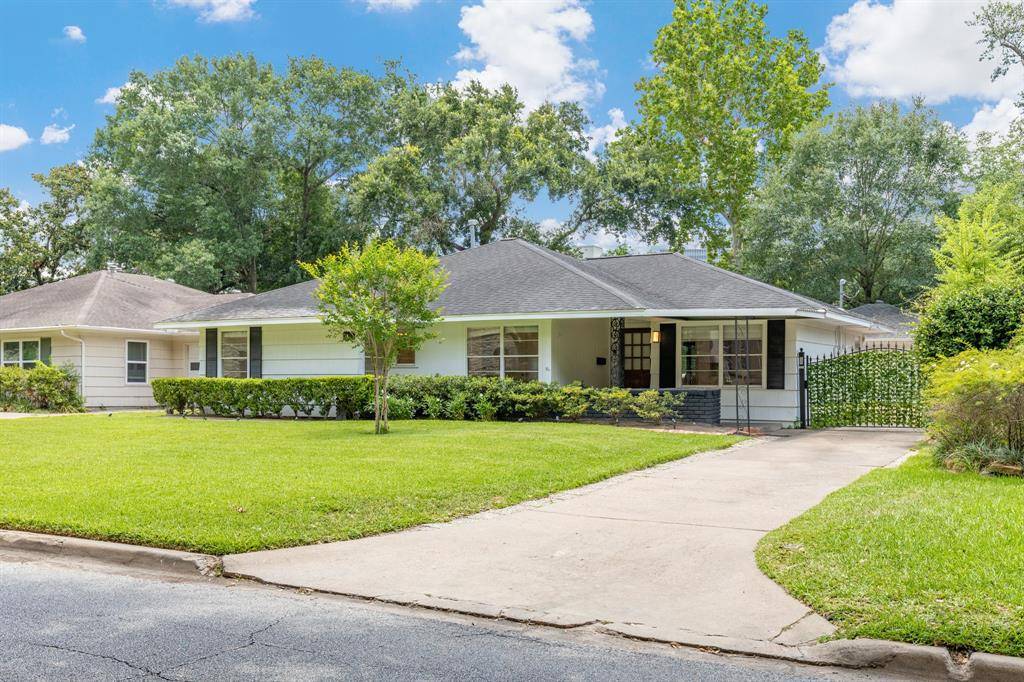Houston, TX 77027,3923 W Main ST