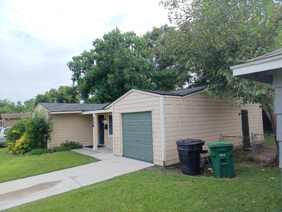 Houston, TX 77033,8130 Rockford DR