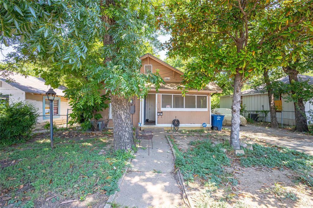 Dallas, TX 75203,1327 Claude ST