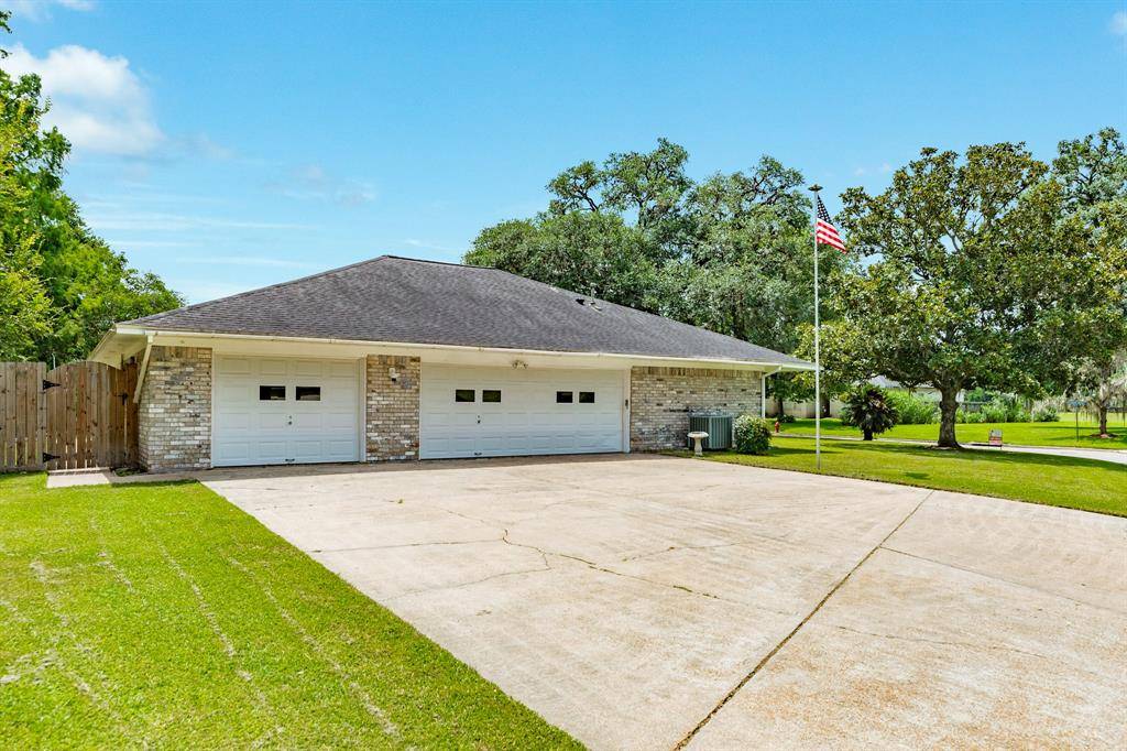West Columbia, TX 77486,105 Pleasant Valley DR