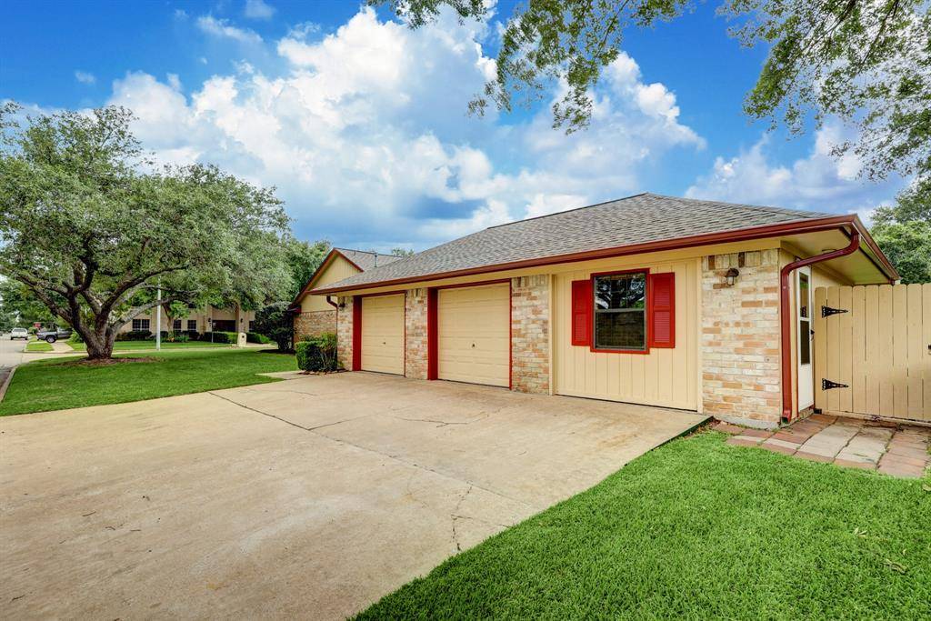 Pearland, TX 77581,2702 Fern Creek LN