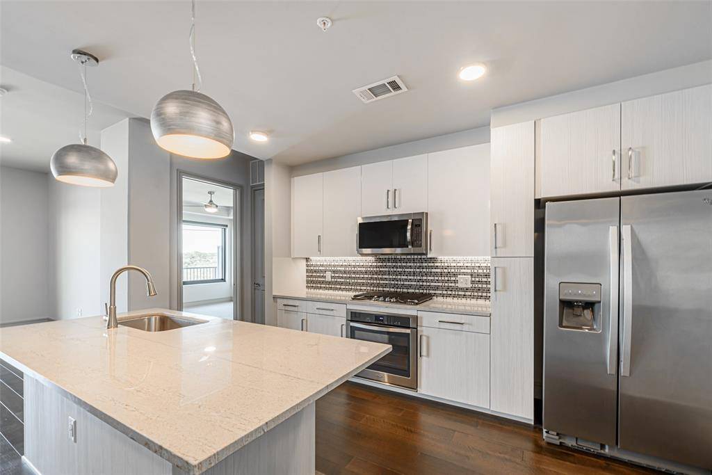 Houston, TX 77057,1414 Wood Hollow DR #355