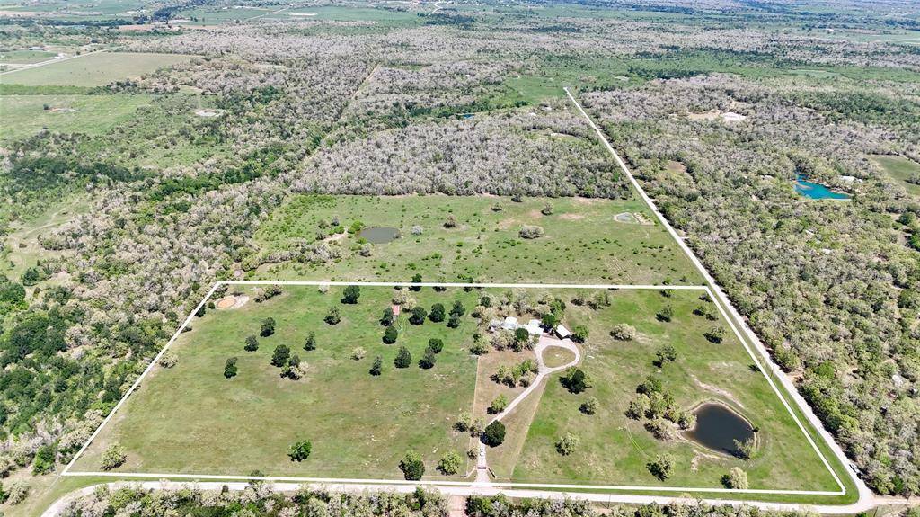 Flatonia, TX 78941,6440 Mockingbird RD