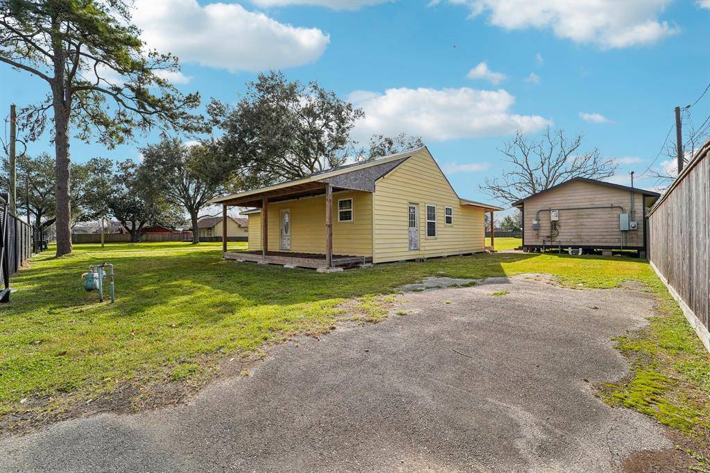 Pasadena, TX 77503,5226 Pine AVE