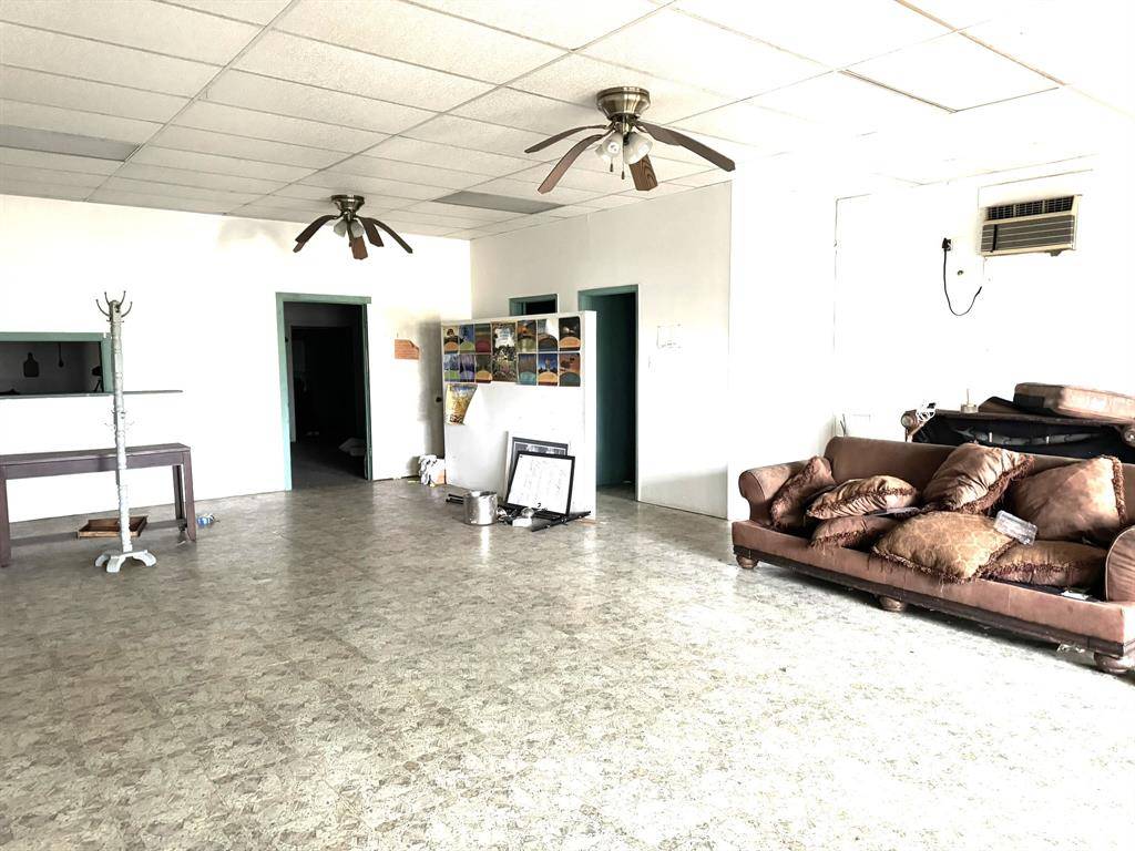 Edna, TX 77957,1103 US Highway 59 N
