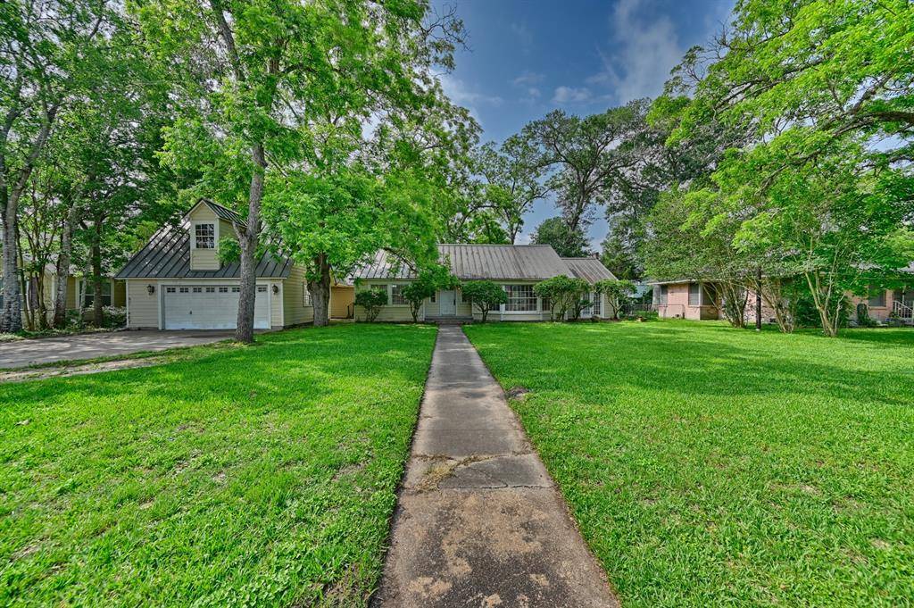 Sealy, TX 77474,708 4th ST