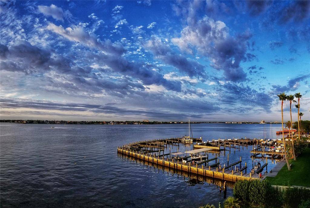 El Lago, TX 77586,4001 Nasa Pkwy #309
