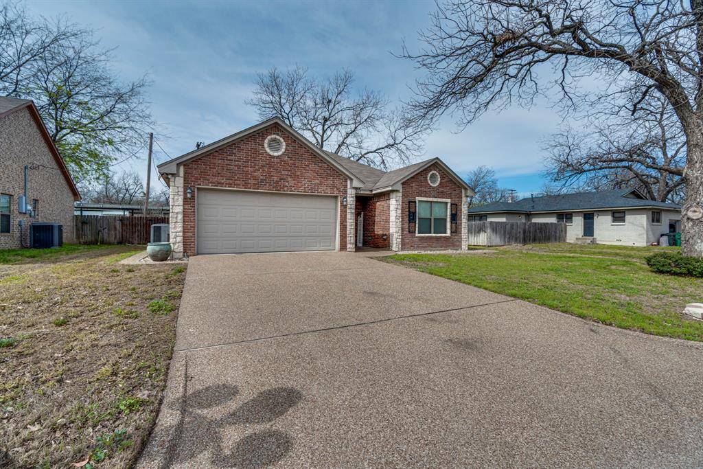 Clifton, TX 76634,607 S Avenue F