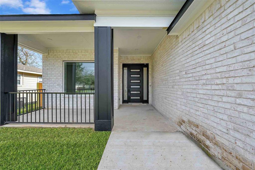 Houston, TX 77051,8029 Comal ST