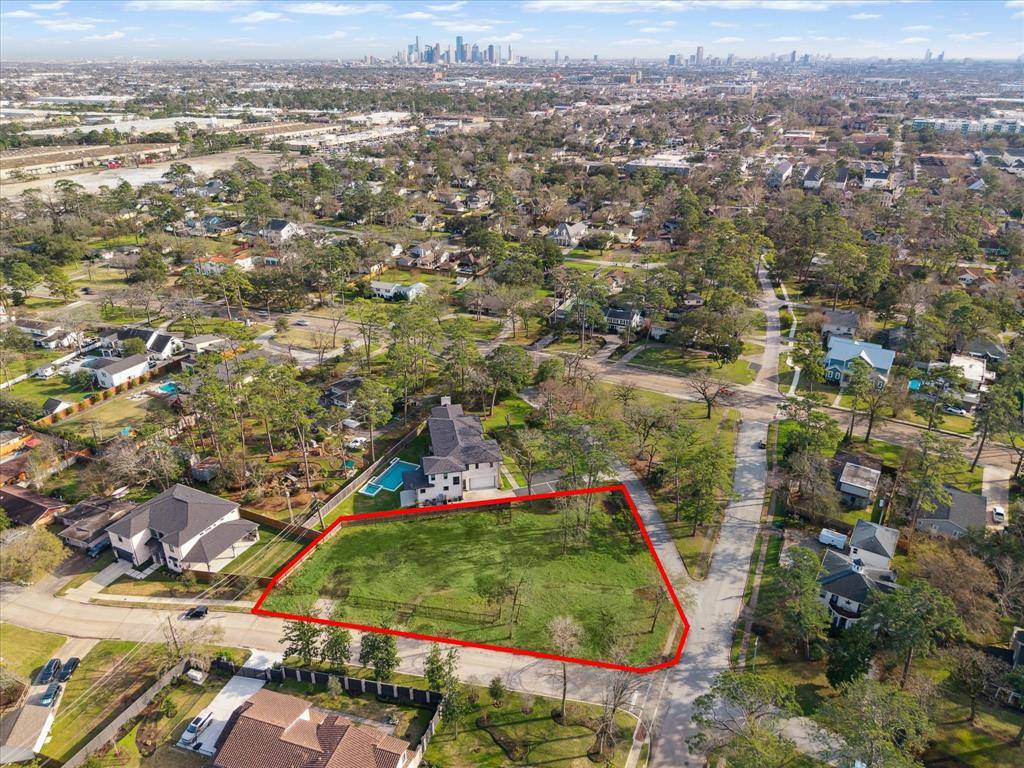 Houston, TX 77018,752 W 43rd ST