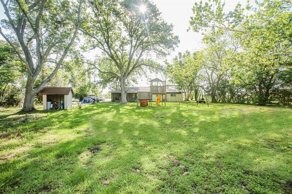 Angleton, TX 77515,5929 County Road 288