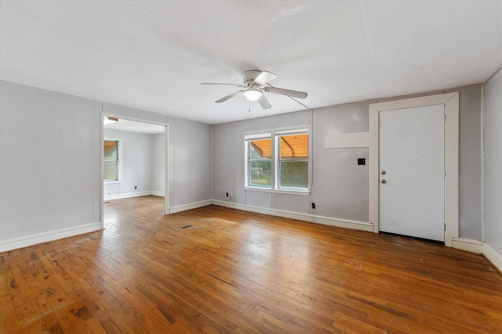 Pinehurst, TX 77362,606 N Pine Hill ST