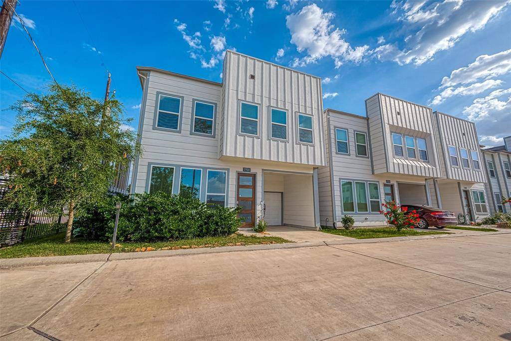 Houston, TX 77055,7703 Rainbow Close LN