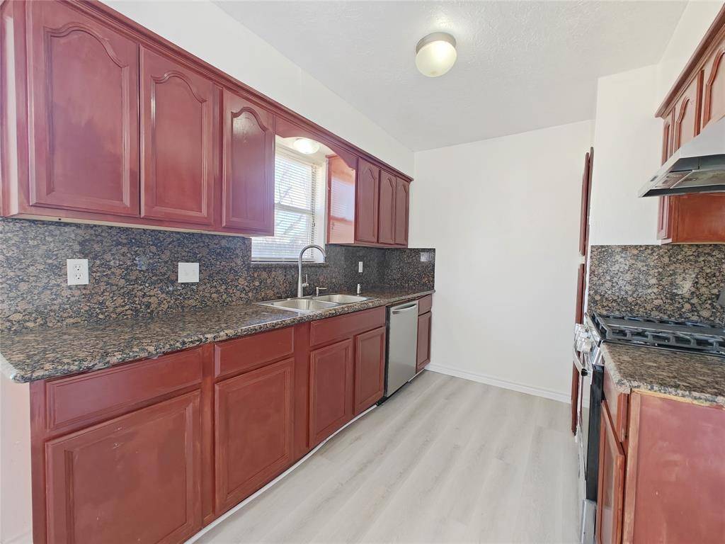 Houston, TX 77036,8818 Roos RD