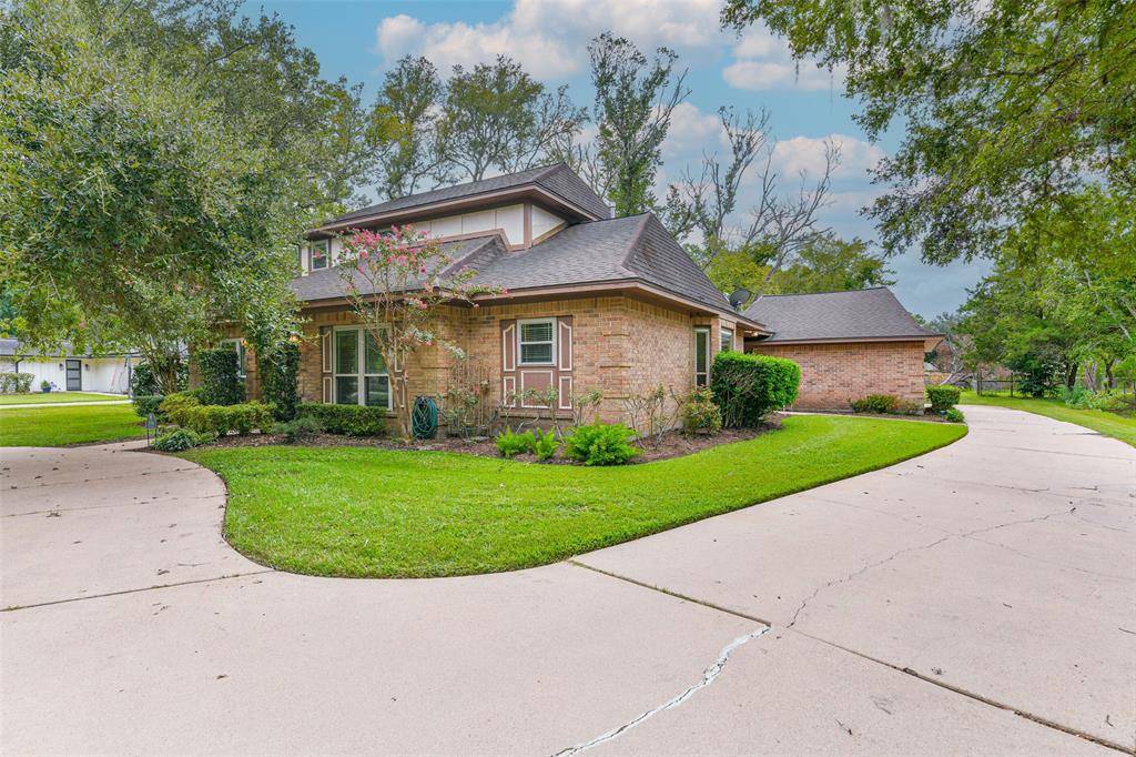 Friendswood, TX 77546,2106 Pine DR