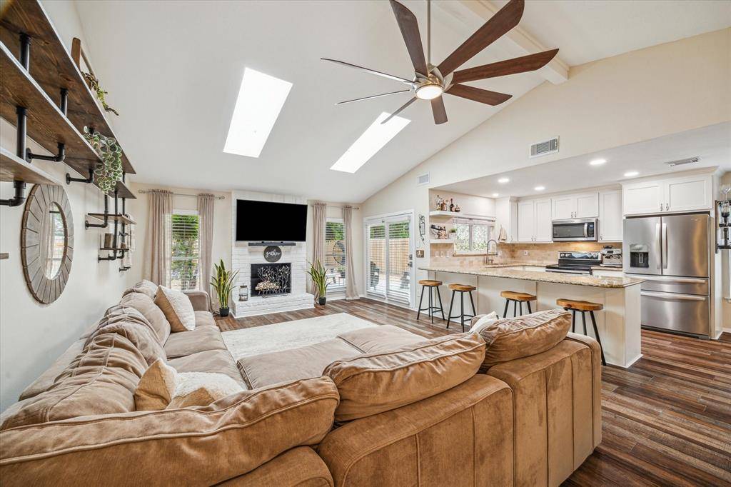 The Woodlands, TX 77380,6 Crested Tern CT
