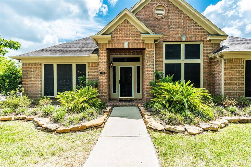 Dickinson, TX 77539,109 Smokey Lake LN