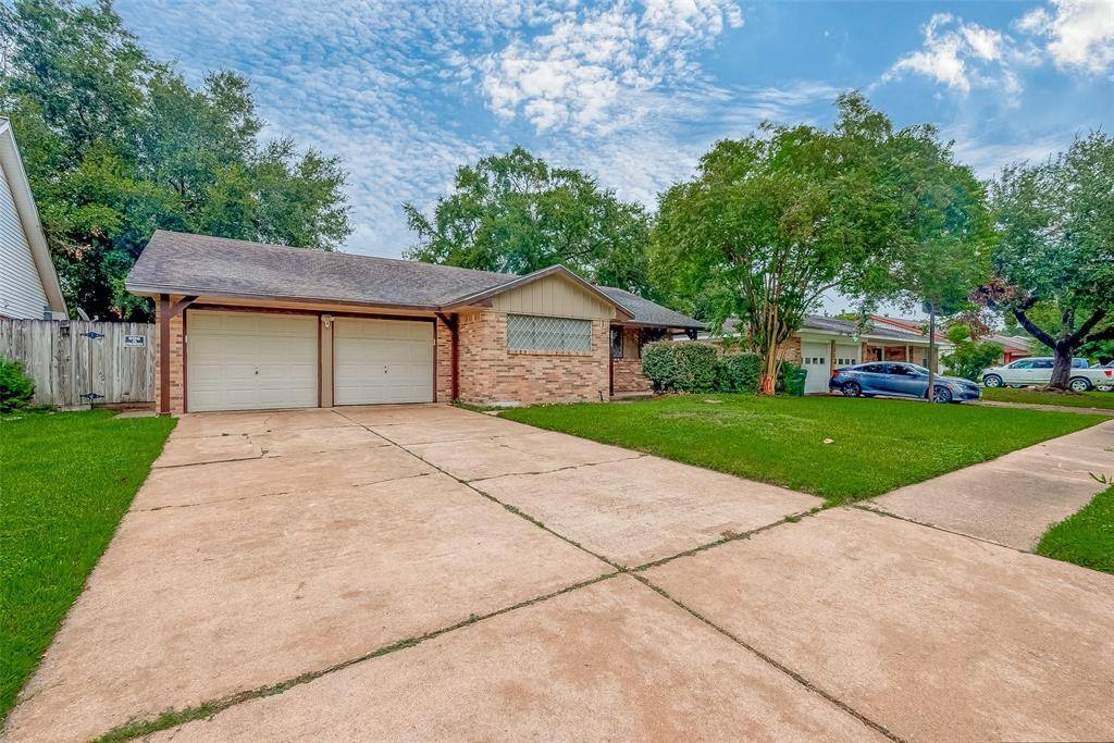 Pasadena, TX 77502,2811 Blueberry LN