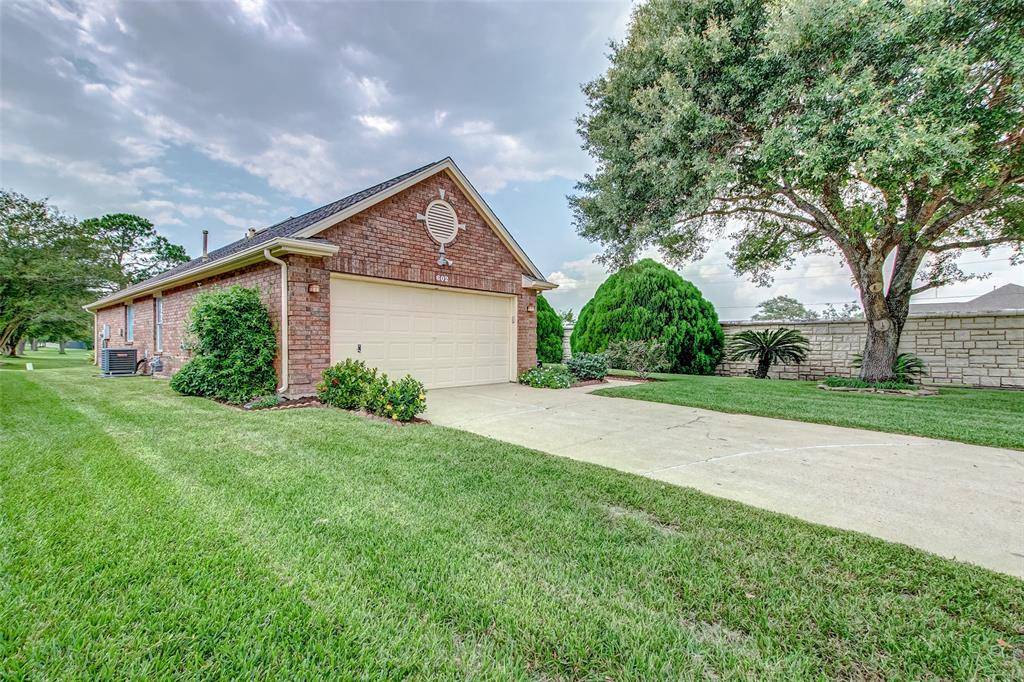 Pearland, TX 77584,602 Redwood Bend LN