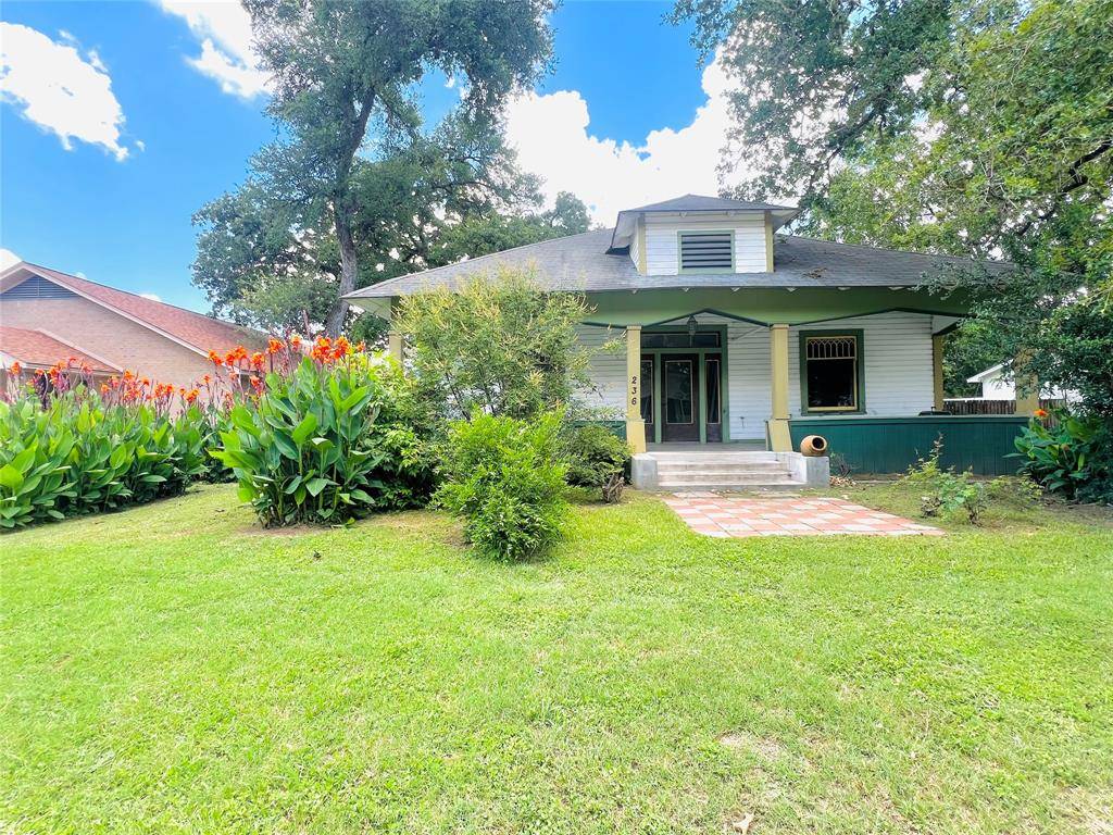 Somerville, TX 77879,236 8th ST