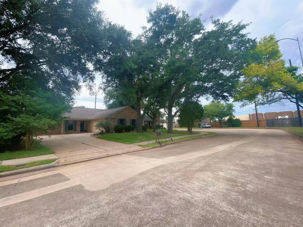 Sugar Land, TX 77479,3010 FLINTWOOD Drive