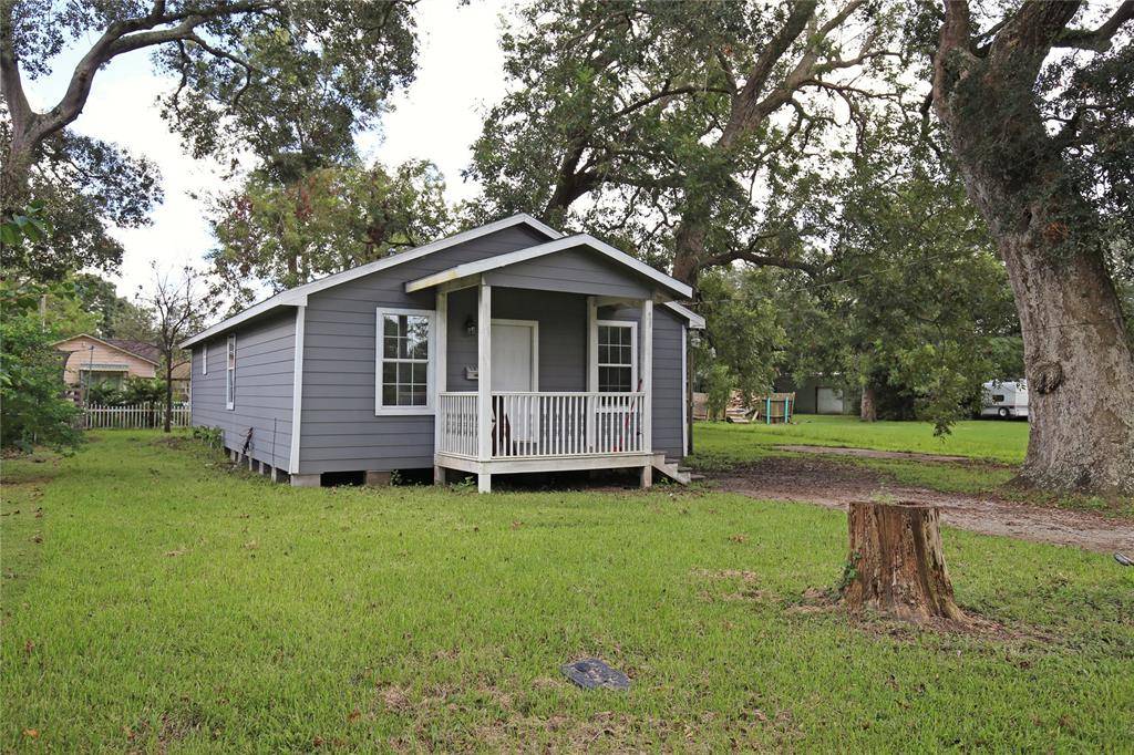 Clute, TX 77531,527 Montgomery ST