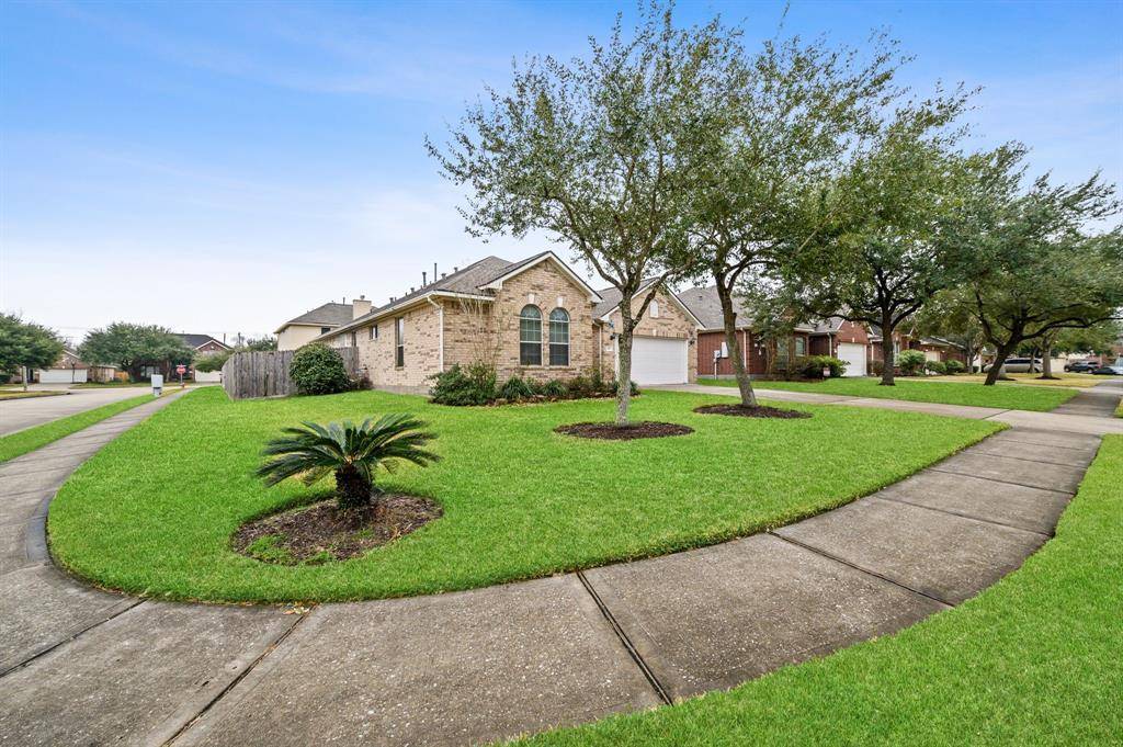 League City, TX 77573,301 Lark Hollow LN