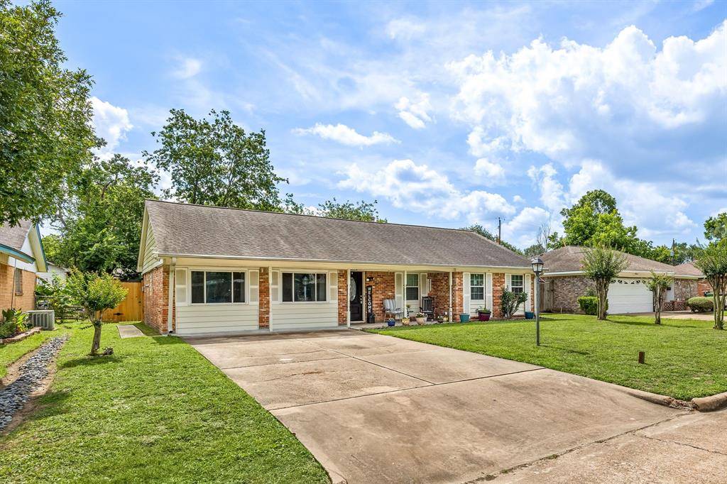 Houston, TX 77092,5834 Shurmard DR