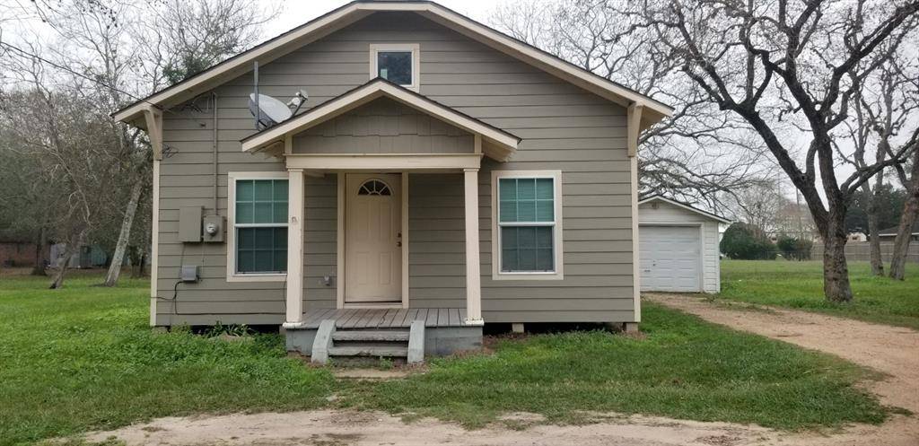 East Bernard, TX 77435,503 Dill ST