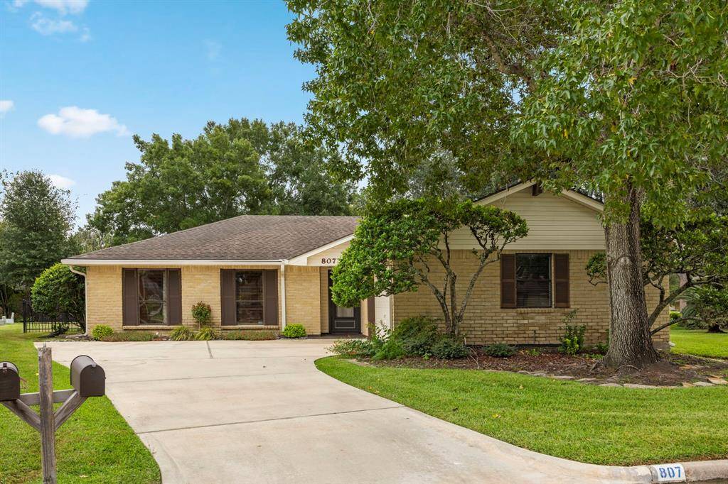 Pearland, TX 77584,807 Thornwood CT