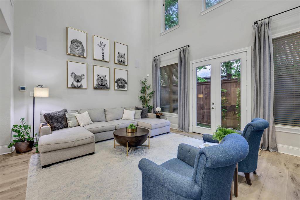 Houston, TX 77018,1002 Shepherd Oaks DR