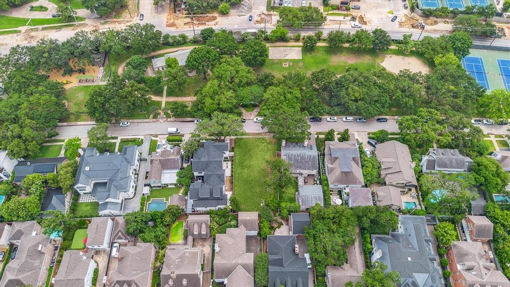Houston, TX 77027,3632 Locke LN