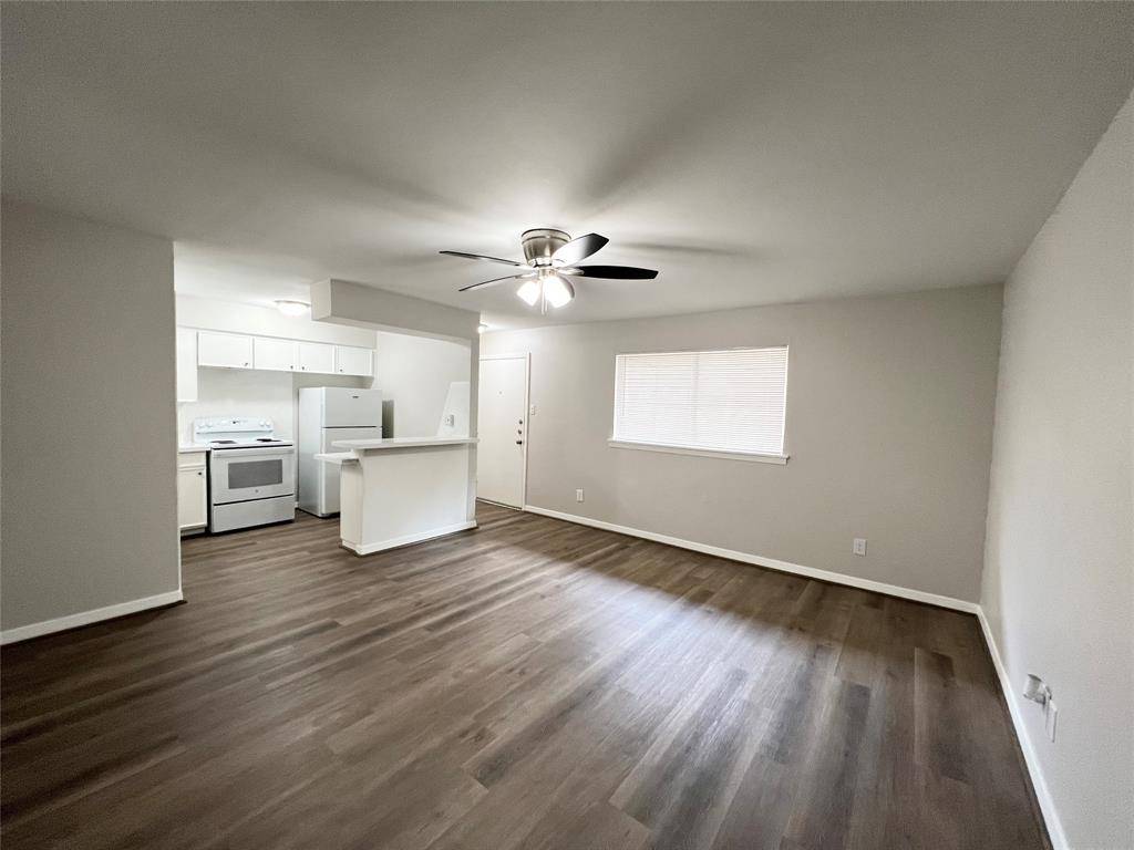 Angleton, TX 77515,201 S Kaysie ST #12