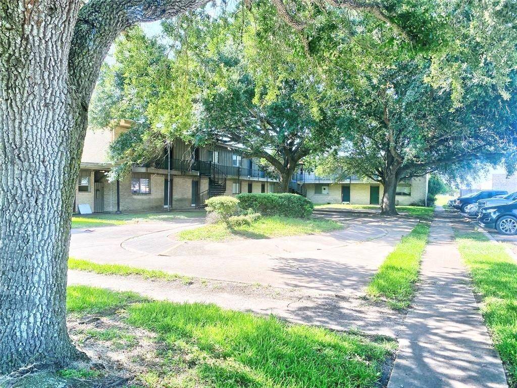 Angleton, TX 77515,201 S Kaysie ST #12