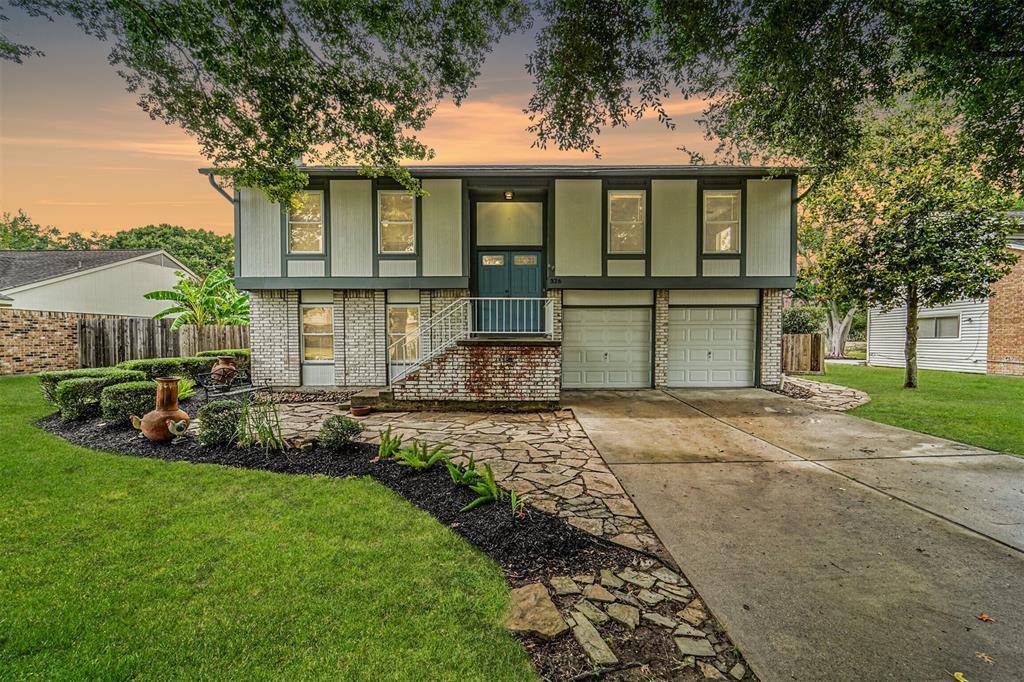 Friendswood, TX 77546,326 Gleneagles DR