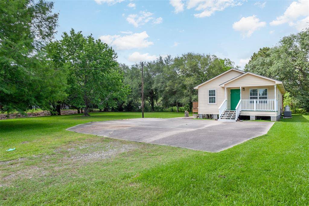 Winnie, TX 77665,940 W Buccaneer DR