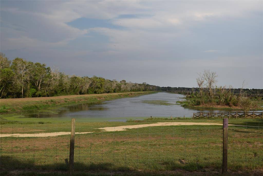 Damon, TX 77430,0 Lake View RD