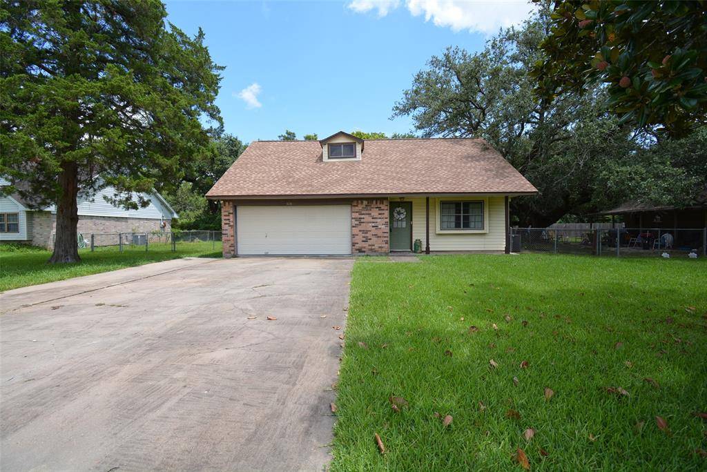 Clute, TX 77531,106 Mockingbird LN